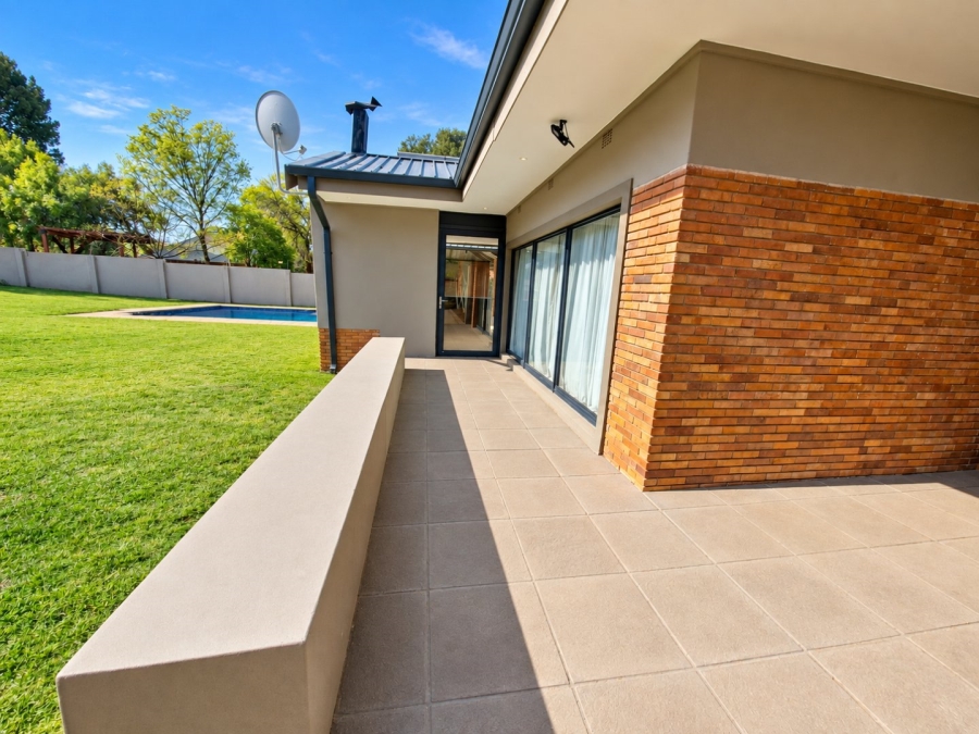 5 Bedroom Property for Sale in Waverley Free State